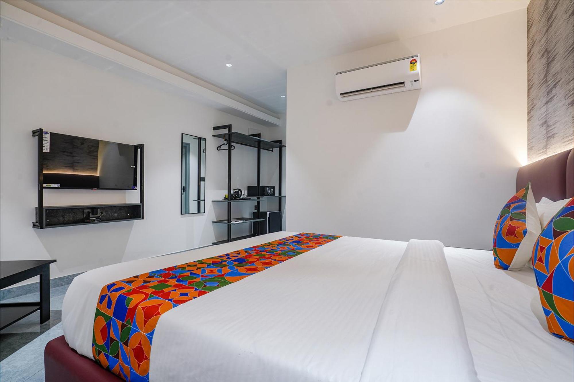 Fabhotel Prime Cloud 5 Studios Хидерабад Екстериор снимка