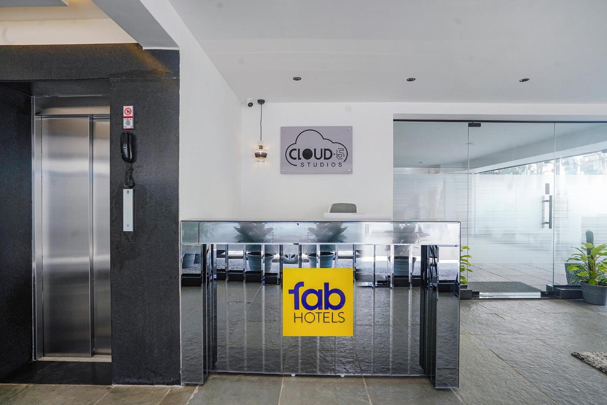 Fabhotel Prime Cloud 5 Studios Хидерабад Екстериор снимка