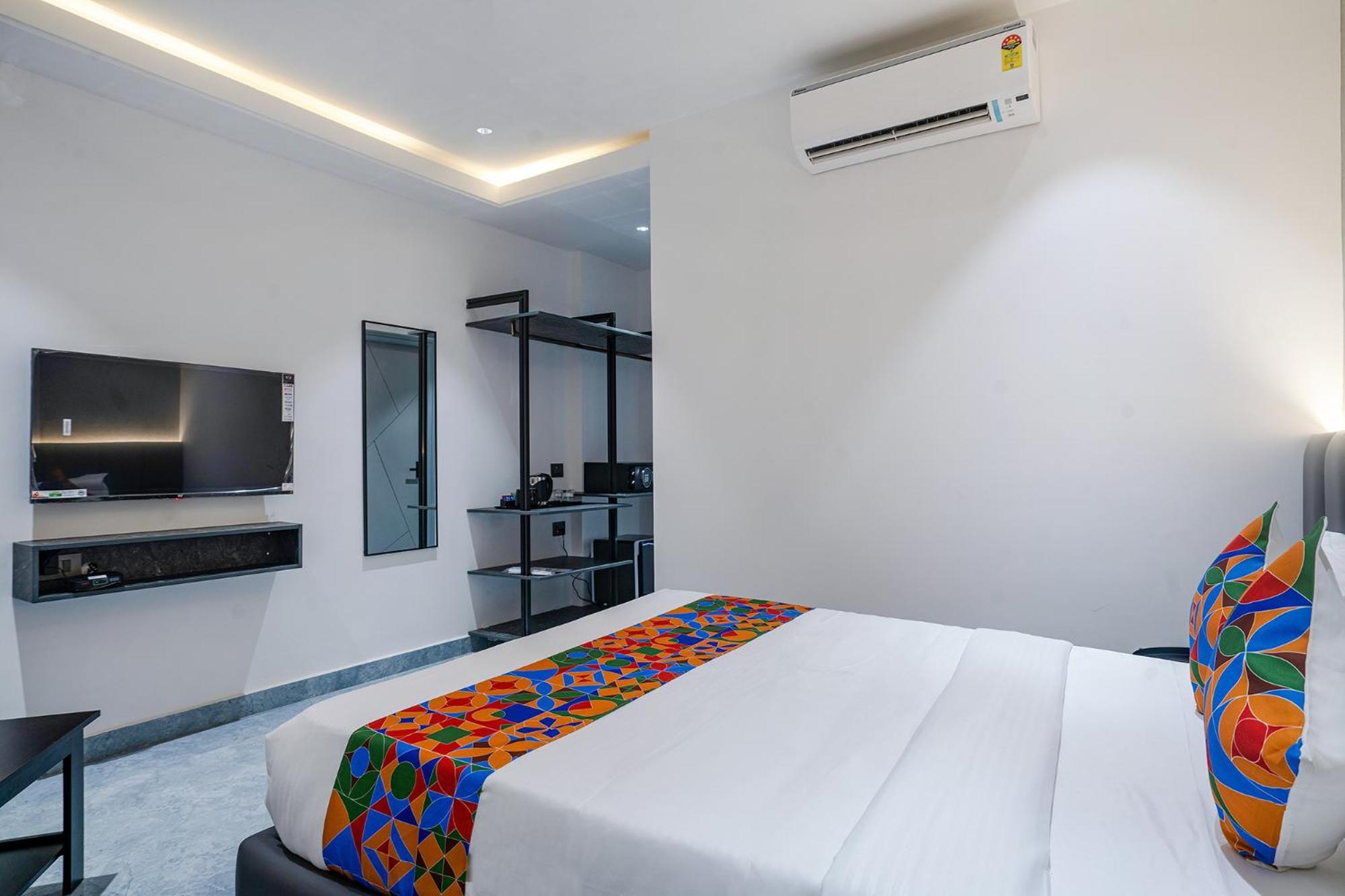 Fabhotel Prime Cloud 5 Studios Хидерабад Екстериор снимка
