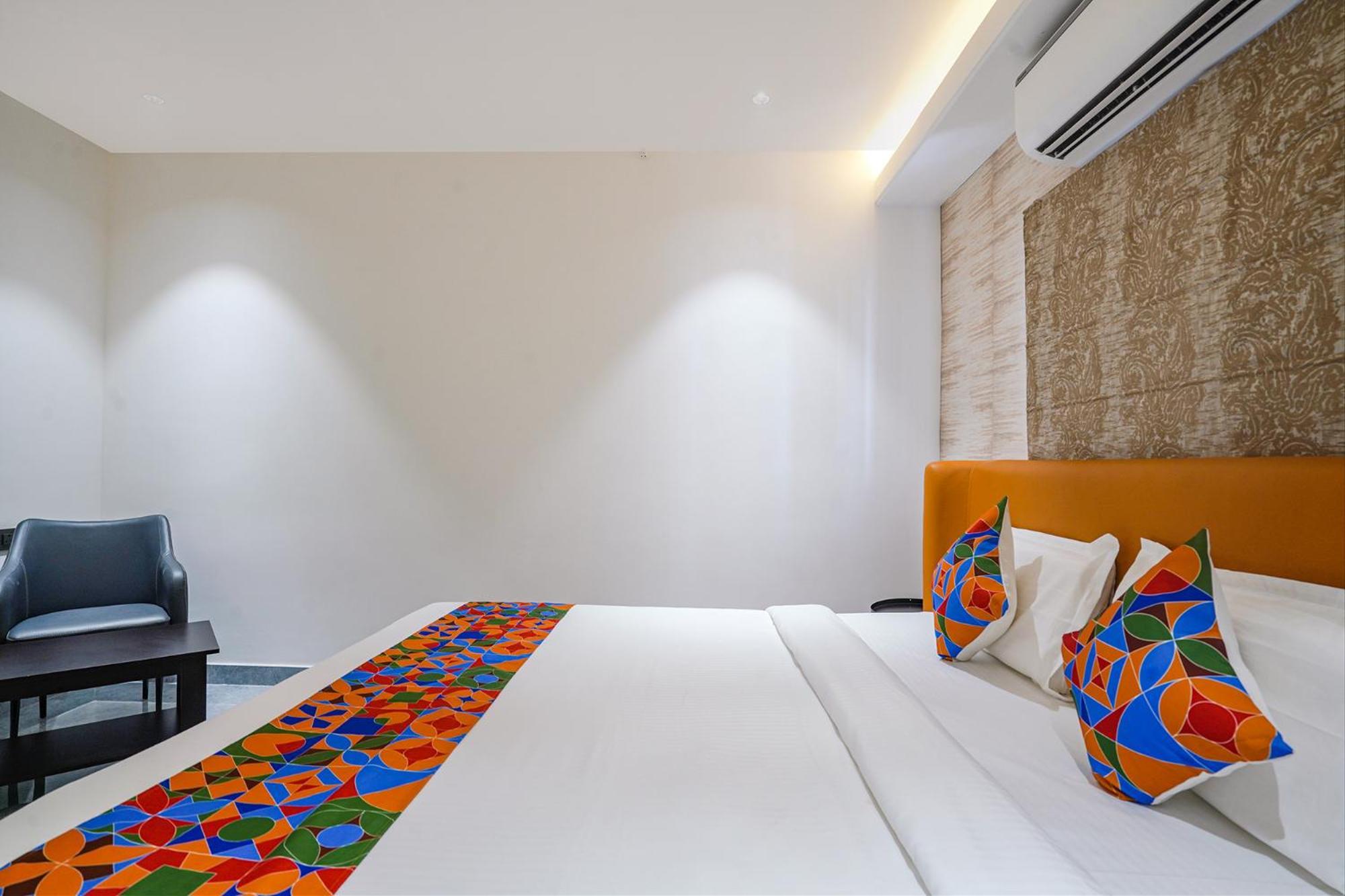 Fabhotel Prime Cloud 5 Studios Хидерабад Екстериор снимка