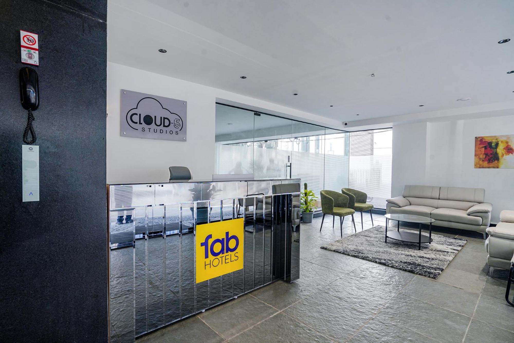 Fabhotel Prime Cloud 5 Studios Хидерабад Екстериор снимка